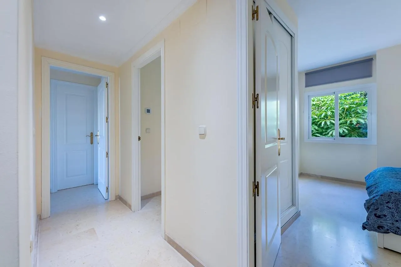 Apartment Green Hills Chic 3 Bed Apt Elviria, Marbella