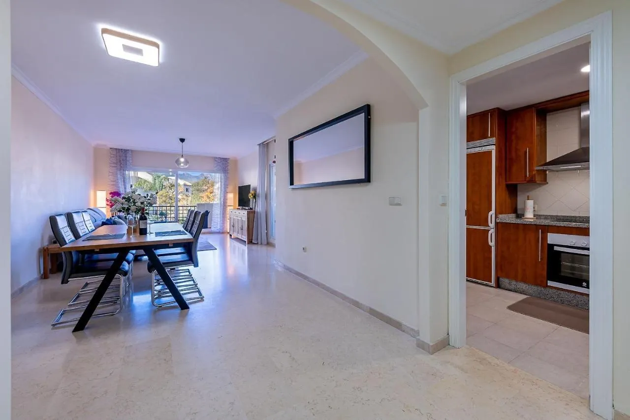 Apartment Green Hills Chic 3 Bed Apt Elviria, Marbella