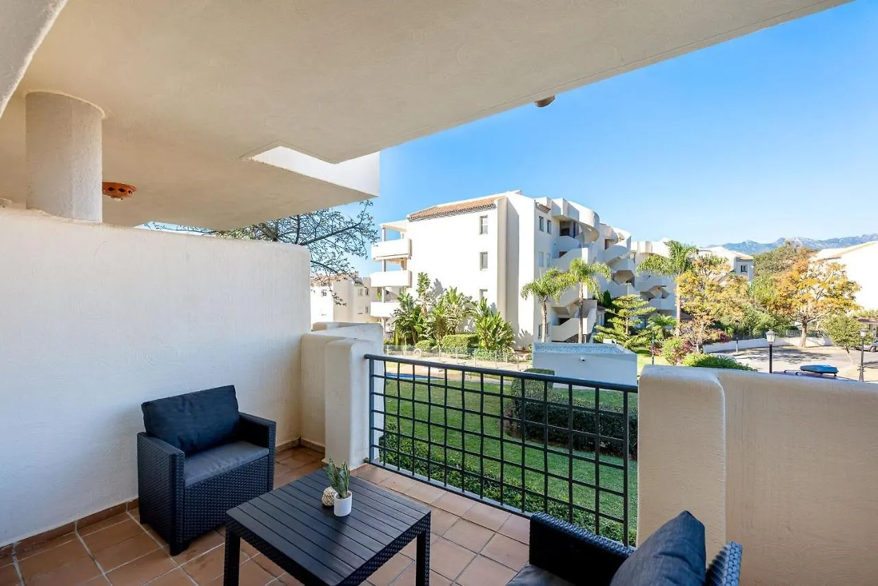 Apartment Green Hills Chic 3 Bed Apt Elviria, Marbella