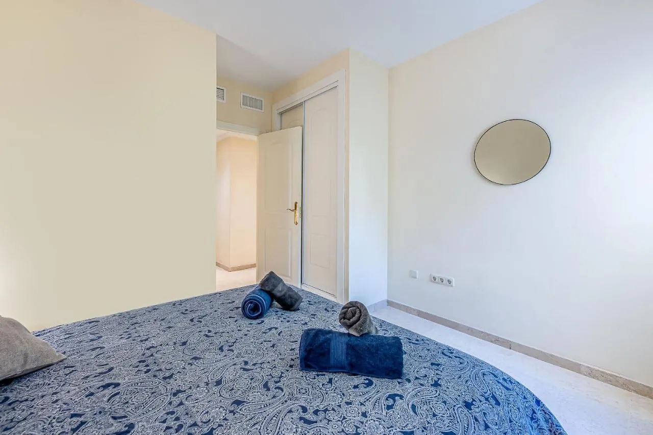 Green Hills Chic 3 Bed Apt Elviria, Marbella Apartment