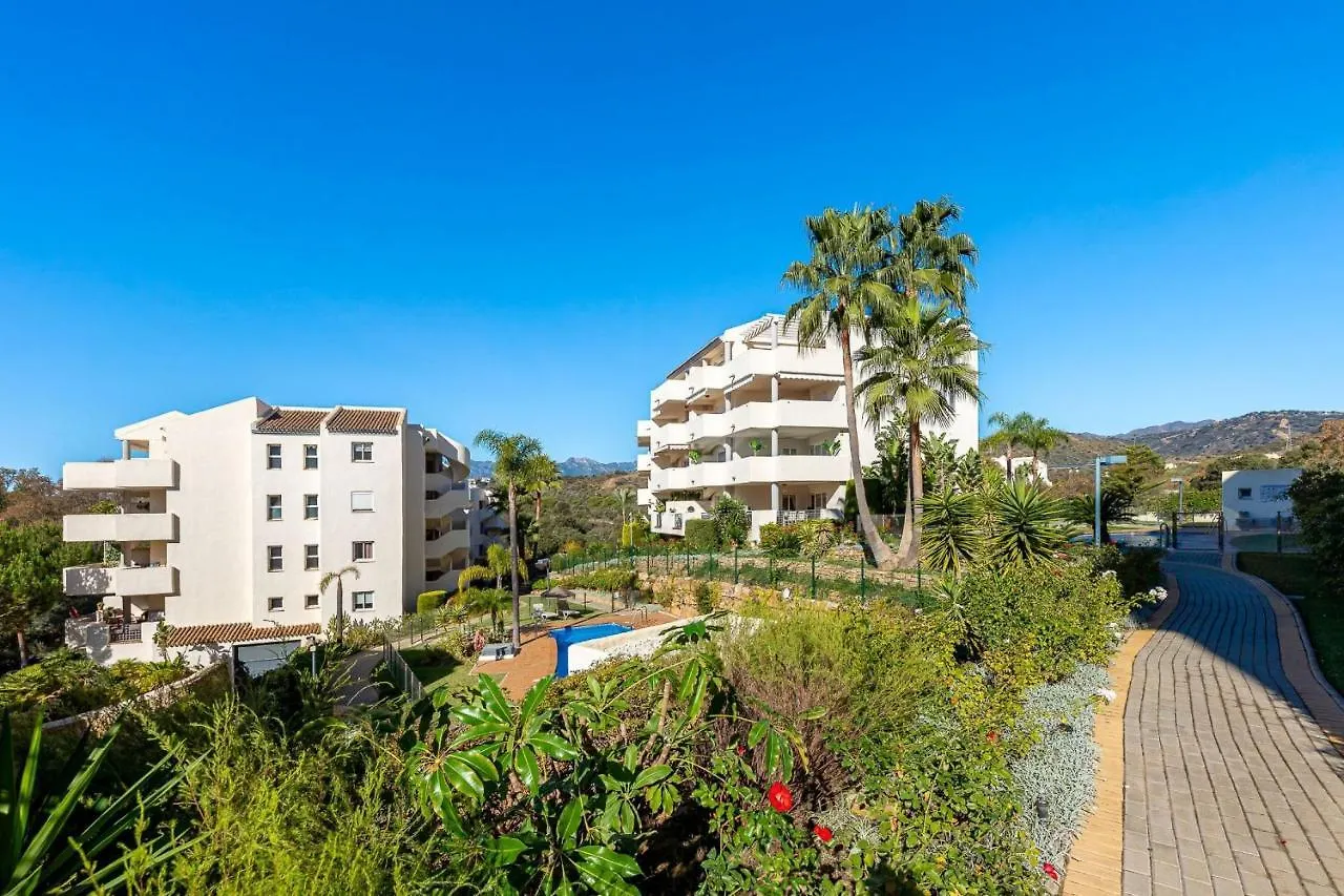 Green Hills Chic 3 Bed Apt Elviria, Marbella 0*,  Španělsko