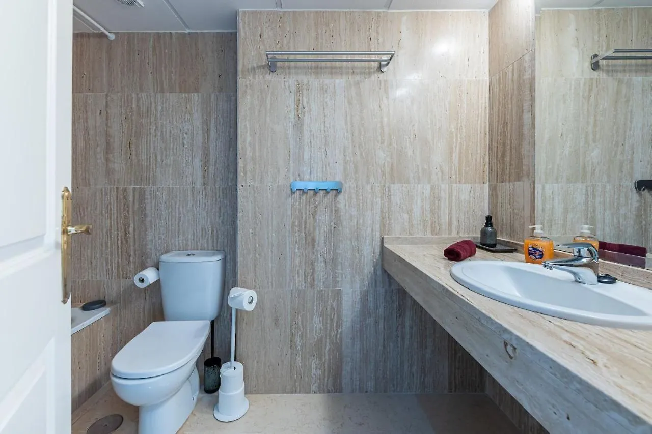 Green Hills Chic 3 Bed Apt Elviria, Marbella 0*,  Španělsko